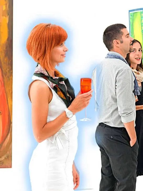 What to REALLY wear to an art gallery & museum? 27 looks!
