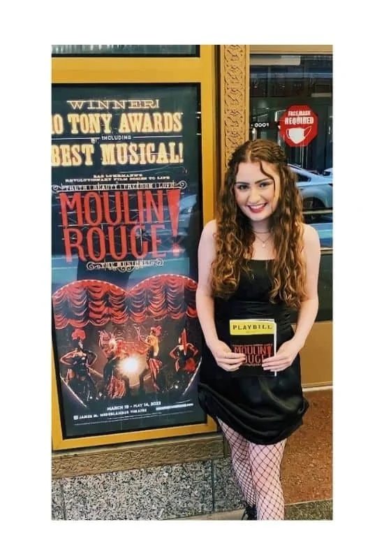 What to wear to moulin rouge show