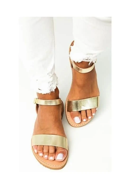 what shoes to wear to toga party