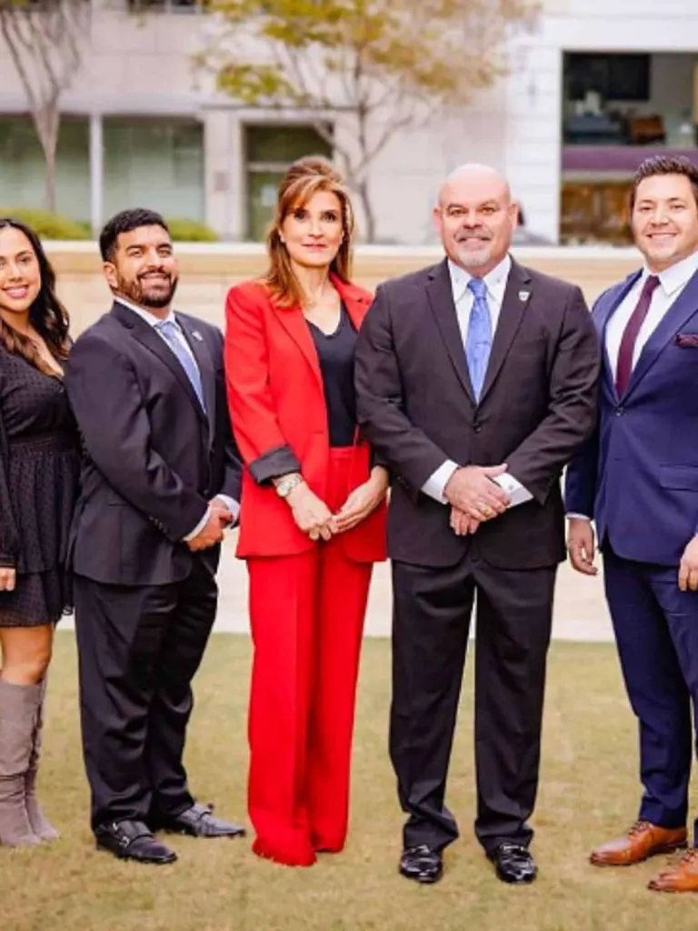 what not to wear to ribbon-cutting ceremony