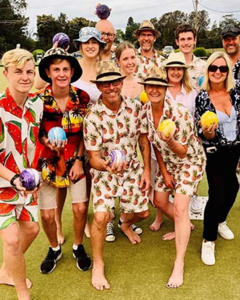 summery barefoot bowl outfit