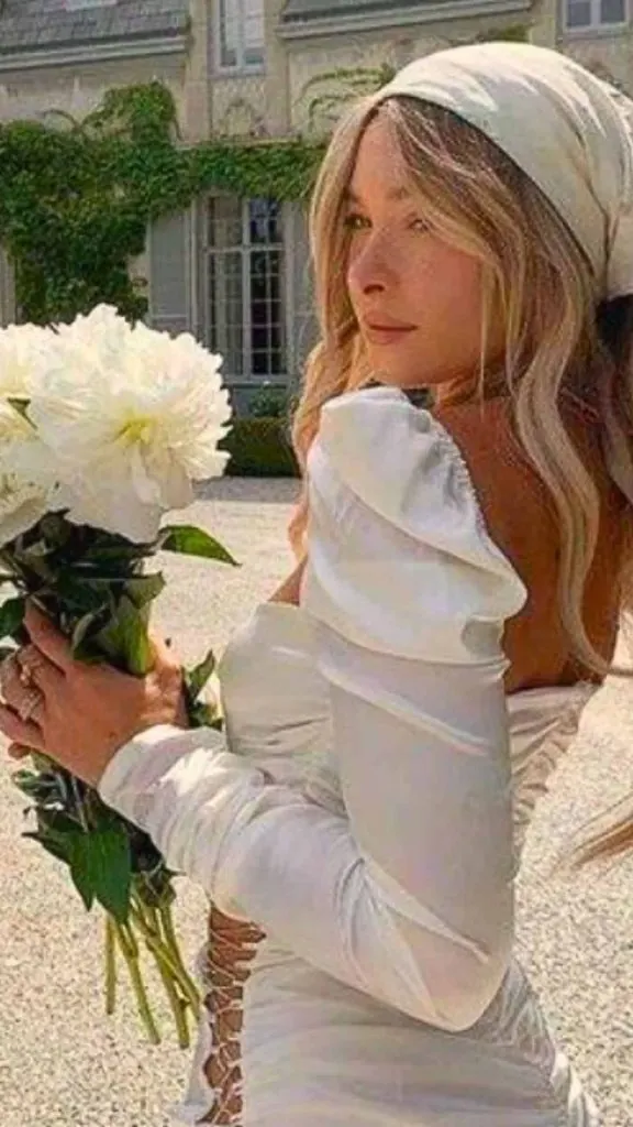 what outfits to wear with flower bouquet