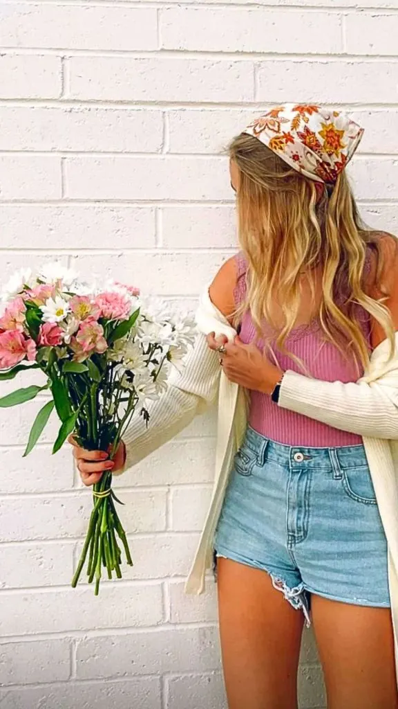 what outfits to wear with flower bouquet