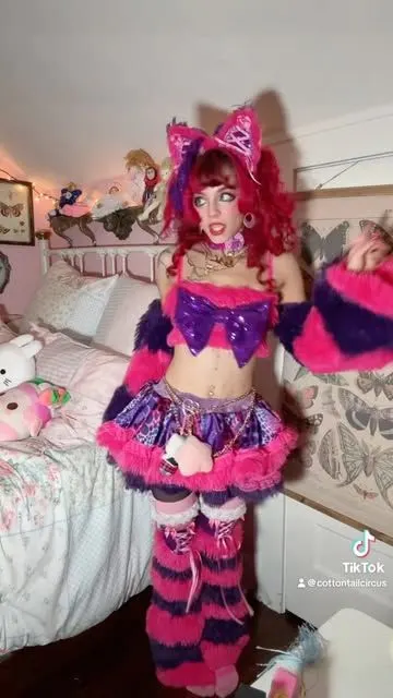 Cheshire cat inspired outfit