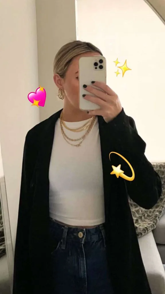 tee shirt and necklace outfit ideas