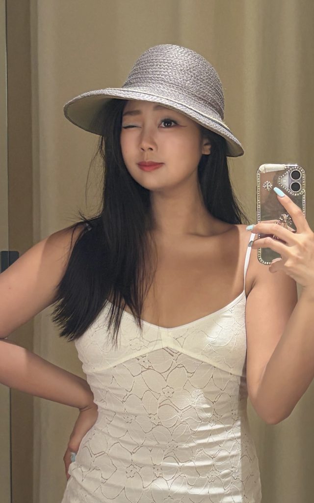 fedora hat outfit idea