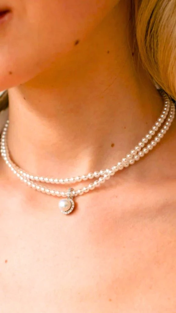 how to wear pearl necklace casual