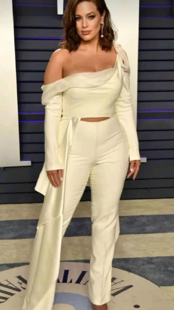 how to dress large bust