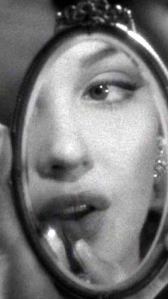 70s boudoir black and white boudoir photography idea