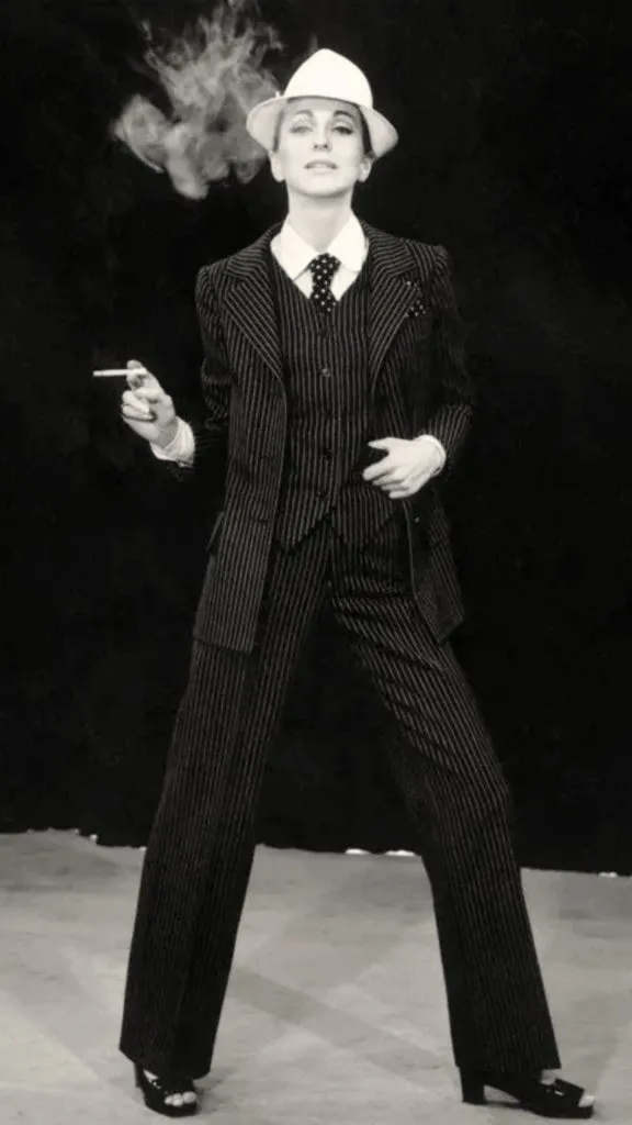 "Le Smoking" suit Yves Saint Laurent
