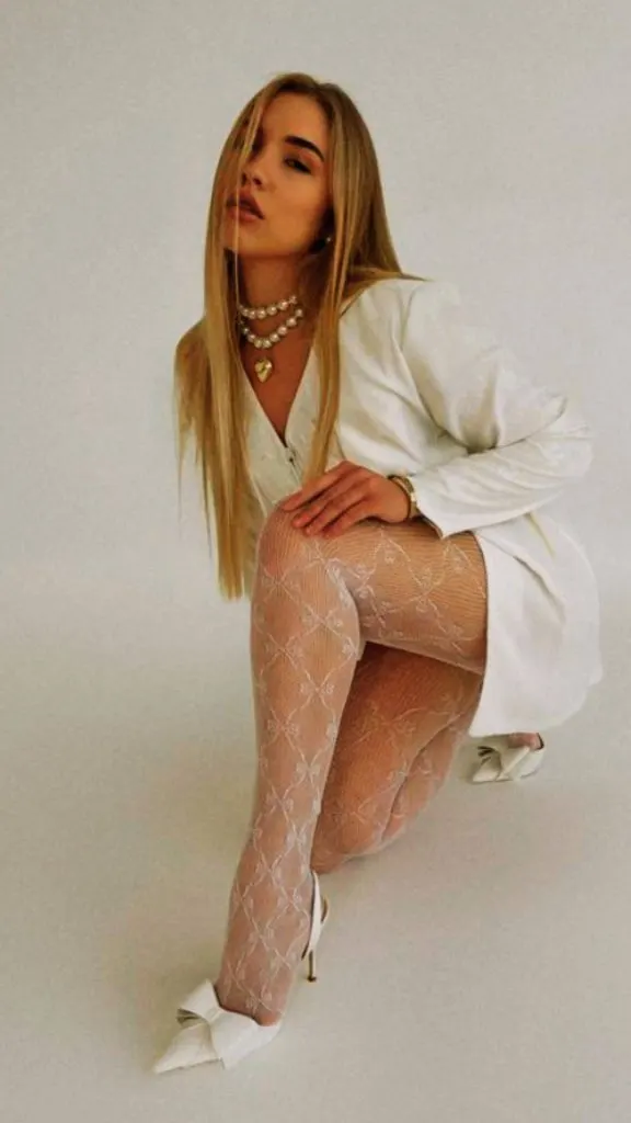 vintage boudoir boudoir photography white tights