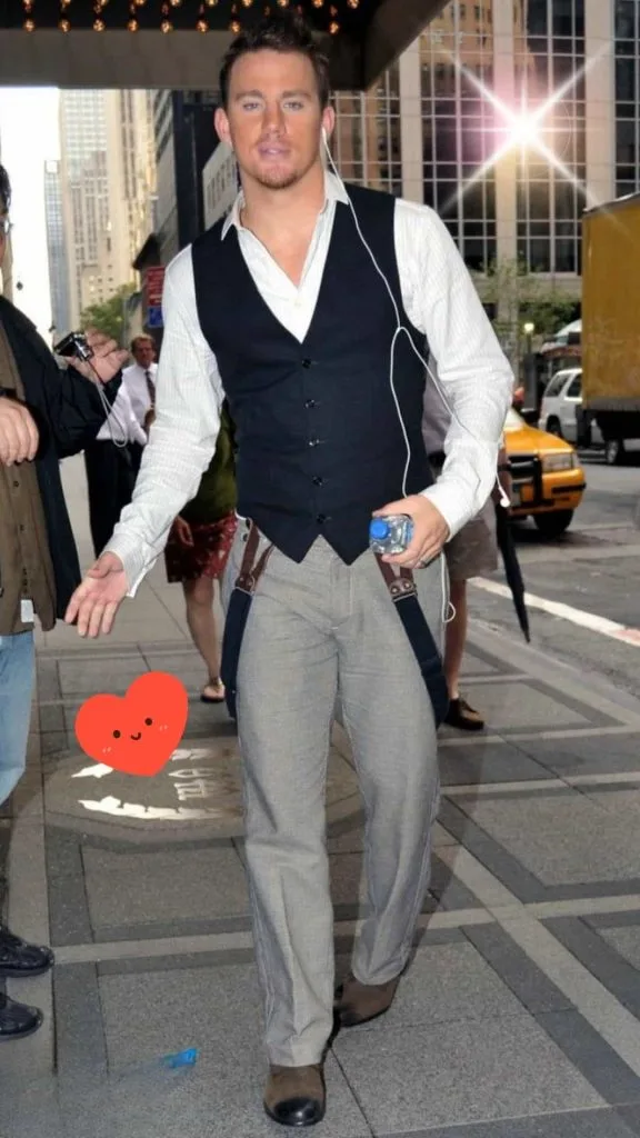 homecoming suspender outfit stylish