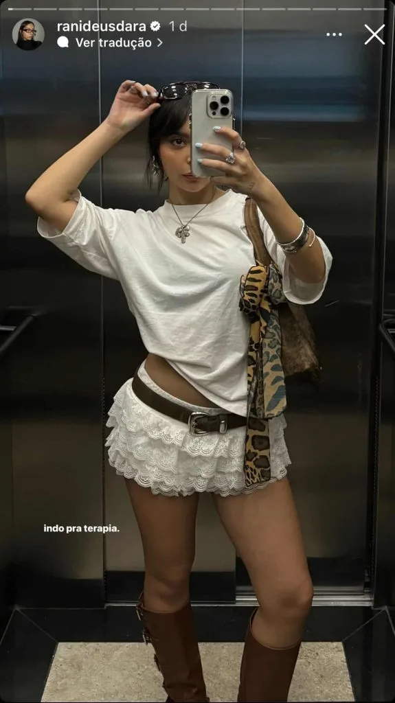 Lollapalooza Outfit white tee