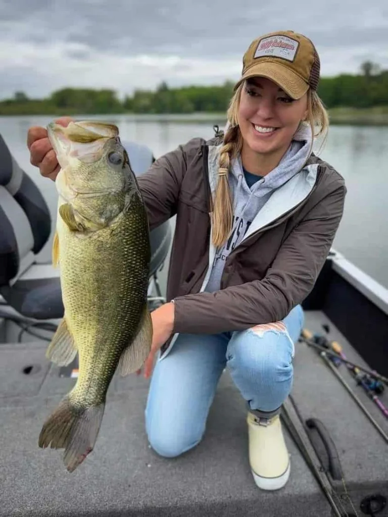 fishing outfit ideas windbreaker