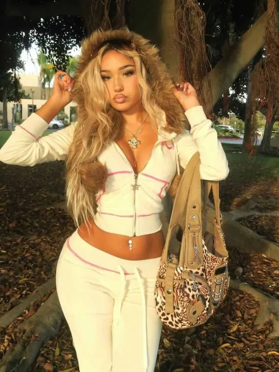 ❤️12 Hoodie Outfits + oddly specific style hacks! <3