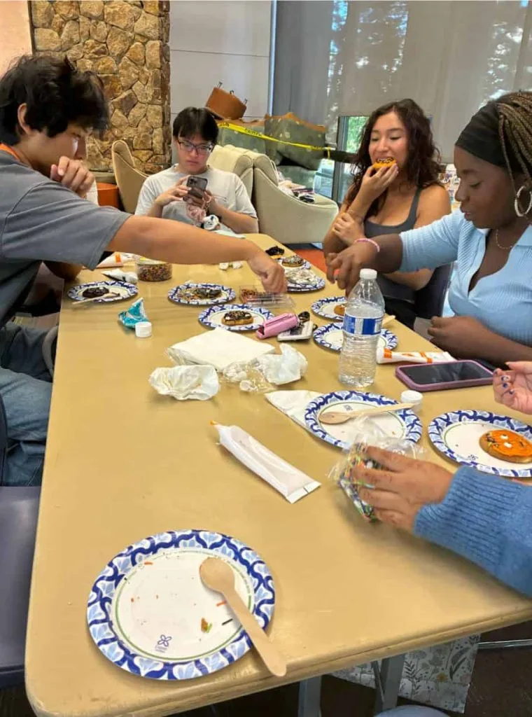 Resident Assistant Jobs for College Students