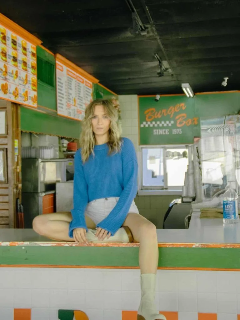 diner photoshoot outfit ideas for women casual