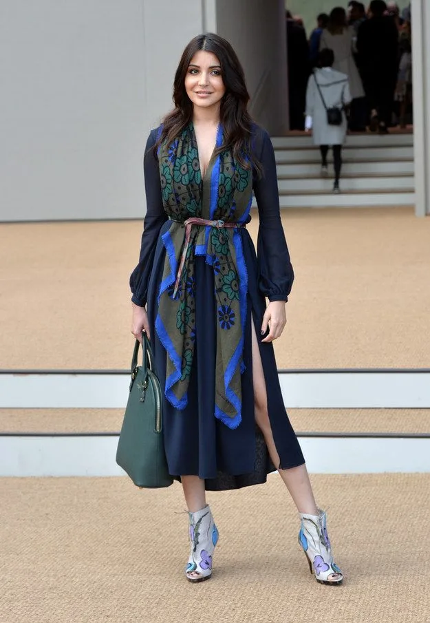 How to wear a scarf with a formal dress and sneakers