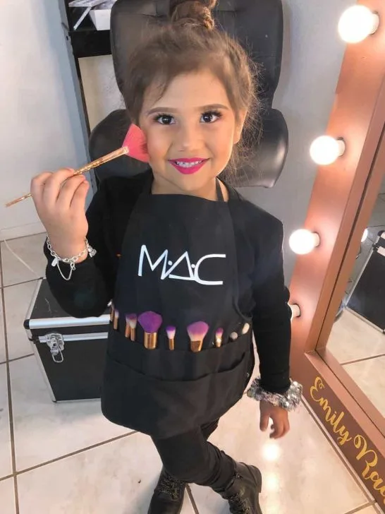 12 real-life career day outfit ideas for kids + oddly specific tips!💖