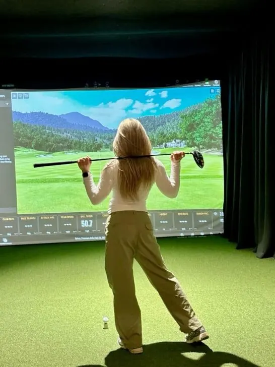 ❤️8 real-life golf simulator outfits + oddly specific tips!❤️