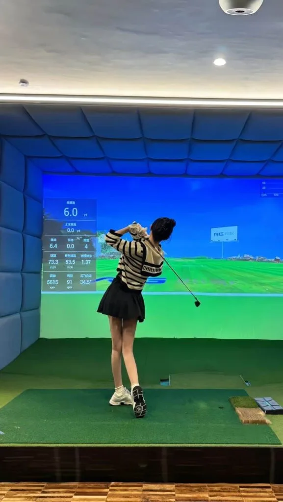what to wear to golf simulator