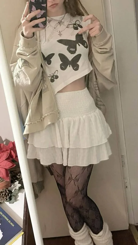 Coquette-Meets-Grunge OUTFIT gen z