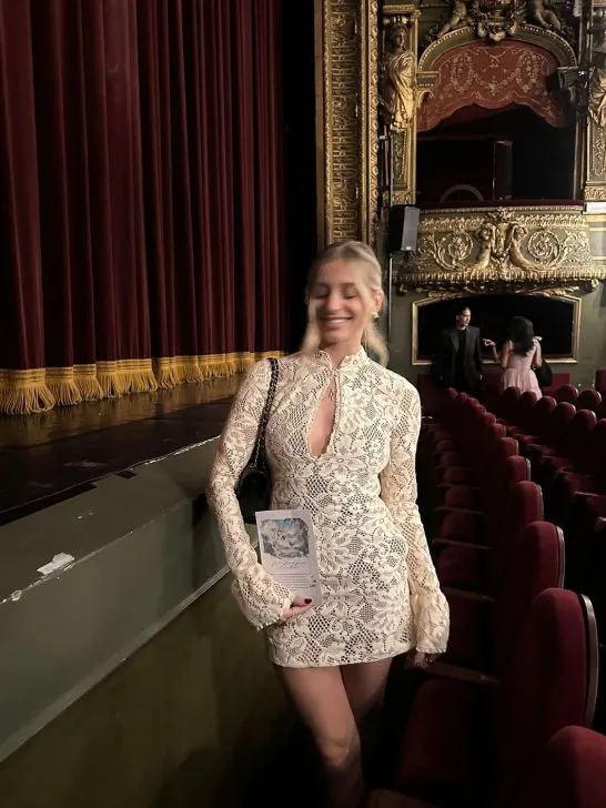 outfits to watch swan lake