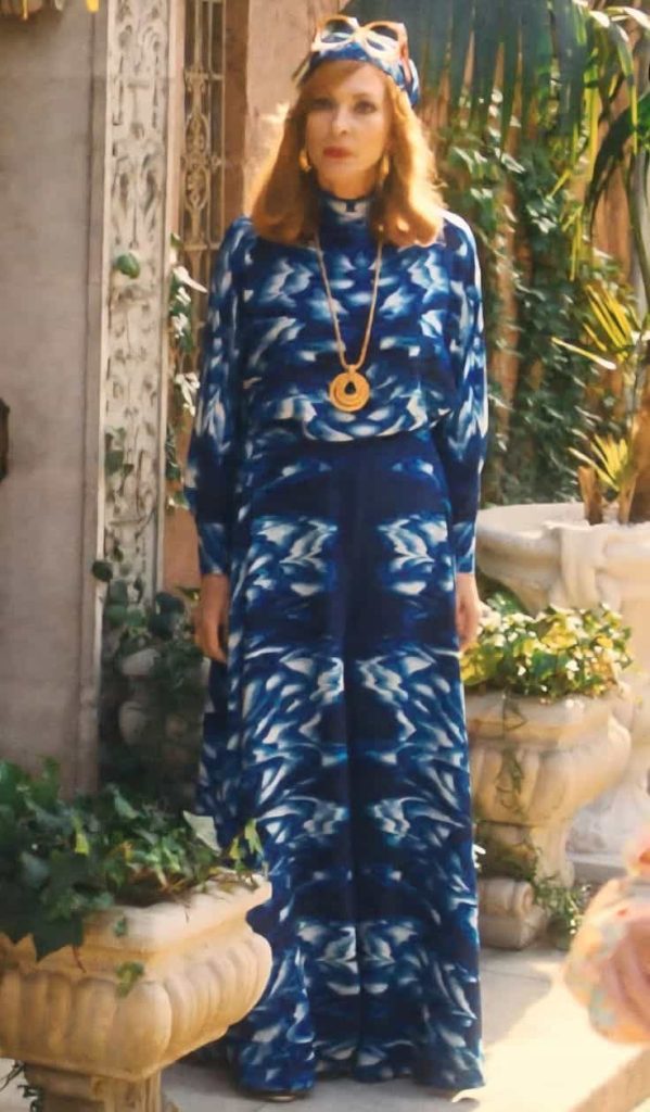 Laura Dern's Linda palm royale