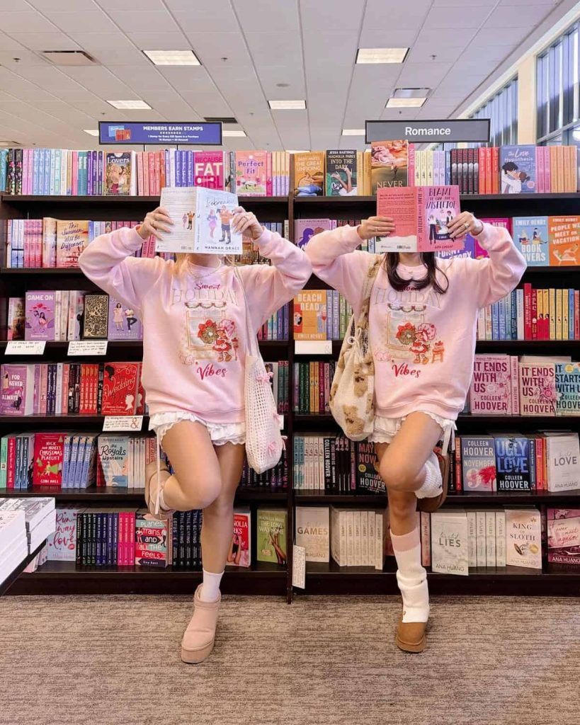 what to wear to book club