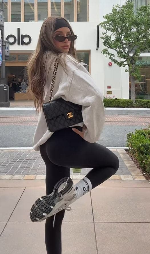MOVIE DATE casual legging outfit