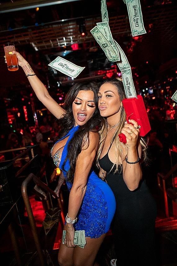 CLUBBING OUTFIT dress code