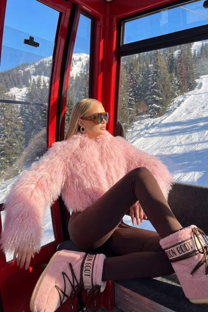 The Faux Fur Vest Apres ski lodge OUTFIT