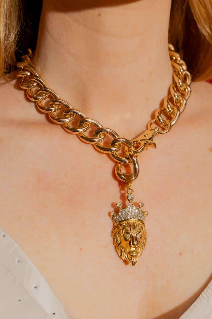 Lion King broadway outfits  necklace
