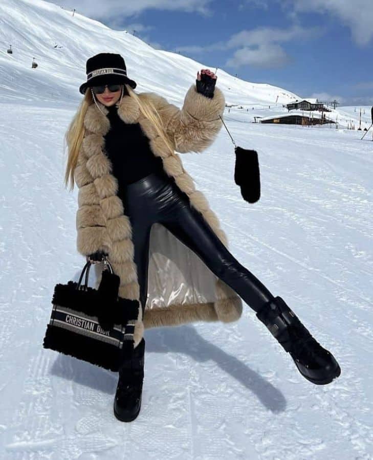Apres ski lodge OUTFIT IDEA leather pants
