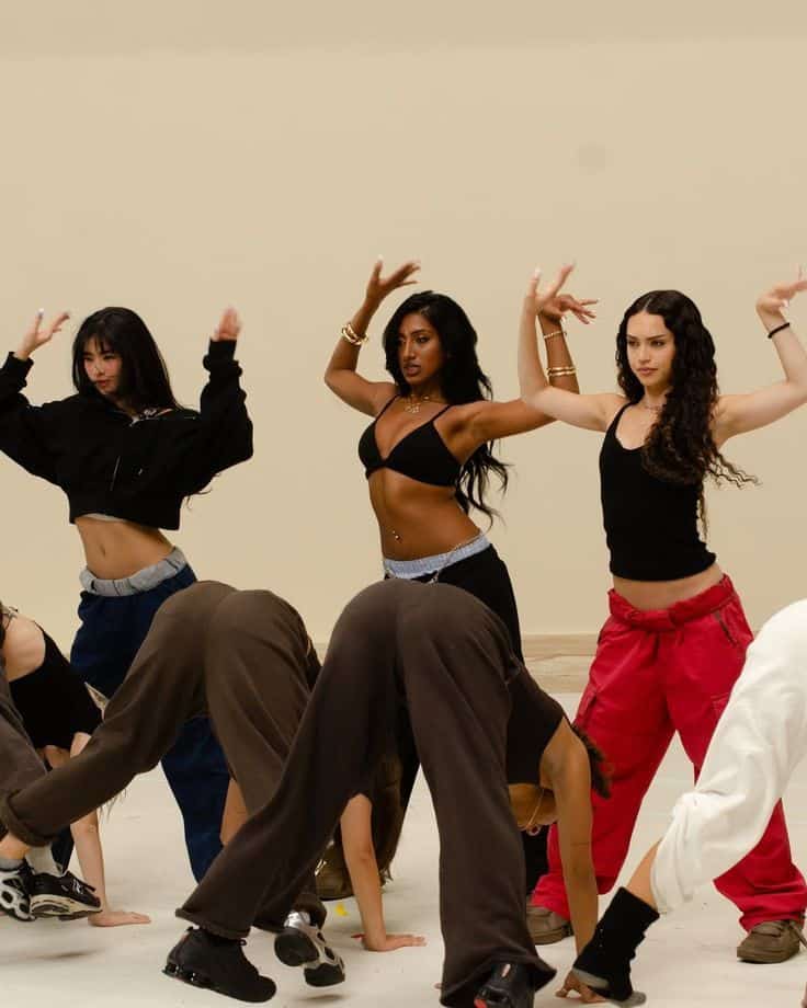 What to Wear to Modern Dance Class