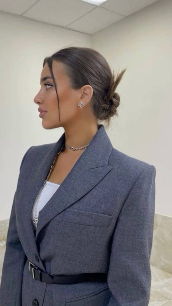 what to wear with messy bun and blazer