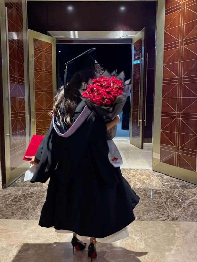 What to wear to college graduation