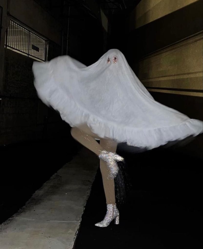 What to wear to a Halloween party spooky ghost